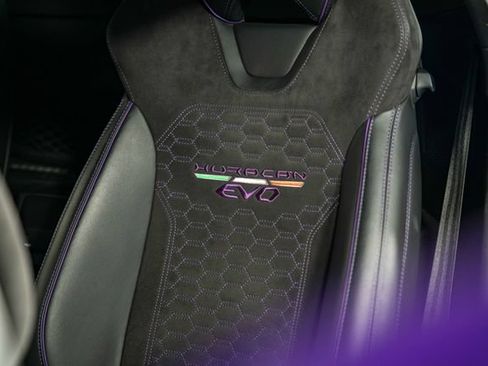 Used 2021 Lamborghini Huracan EVO RWD image 17