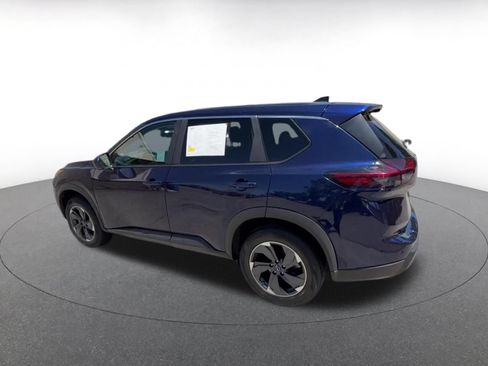Used 2025 Nissan Rogue SV FWD image 10