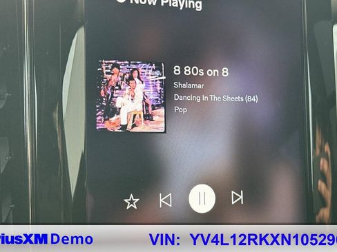 Used 2022 Volvo XC60 B5 Momentum image 28