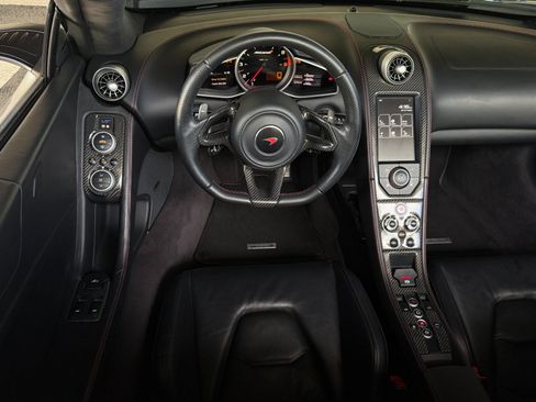 Used 2015 McLaren 650S Spider RWD image 38