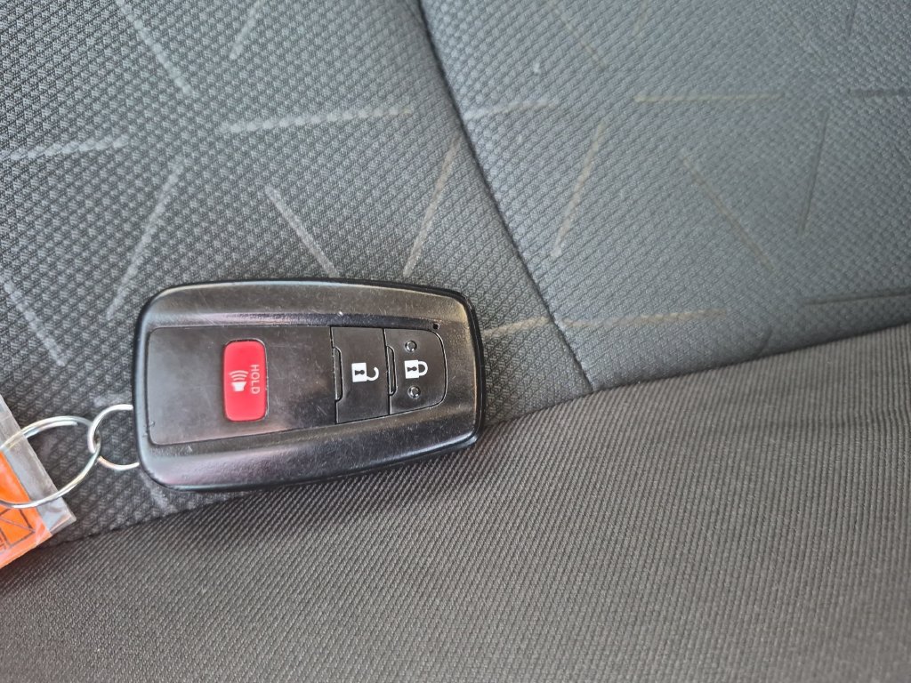 Used 2024 Toyota RAV4 XLE AWD/4WD image 33
