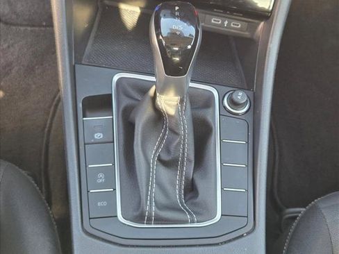 Certified 2025 Volkswagen Jetta S image 13