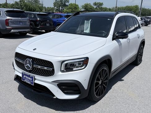 Used 2020 Mercedes-Benz GLB 250 w/ AMG Line image 1