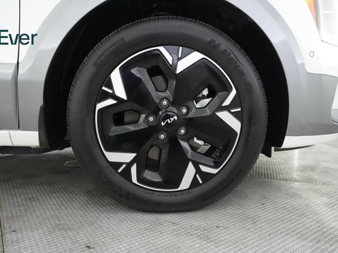 Used 2024 Kia Niro Wave w/ Wave Preserve Package FWD image 20