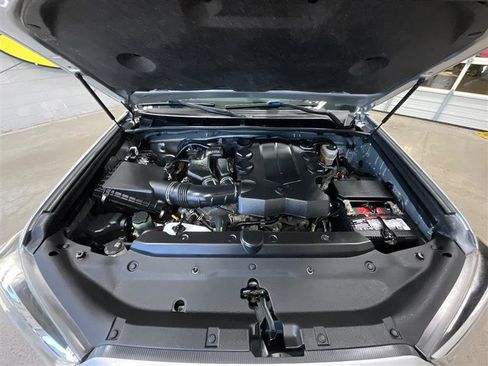 Used 2019 Toyota 4Runner SR5 RWD image 30