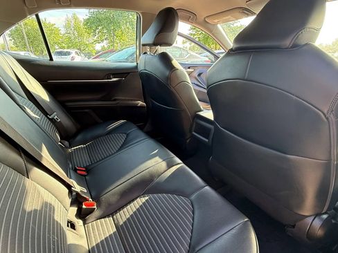 Used 2021 Toyota Camry SE FWD image 10