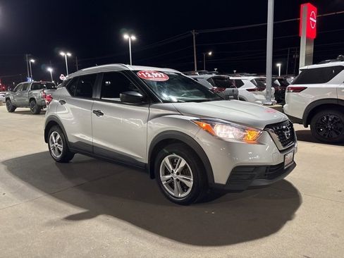 Certified 2018 Nissan Kicks S image 2