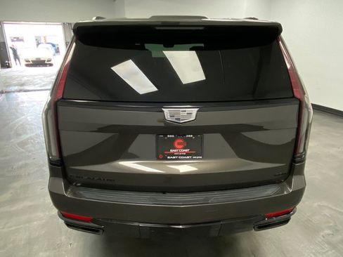 Used 2021 Cadillac Escalade ESV Sport Platinum w/ LPO, ONYX Package image 5