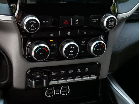Used 2024 RAM 2500 Big Horn w/ Night Edition AWD/4WD image 23