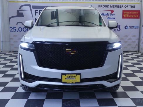 Used 2021 Cadillac Escalade Premium Luxury Platinum AWD/4WD image 2