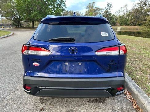Used 2023 Toyota Corolla Cross SE image 4