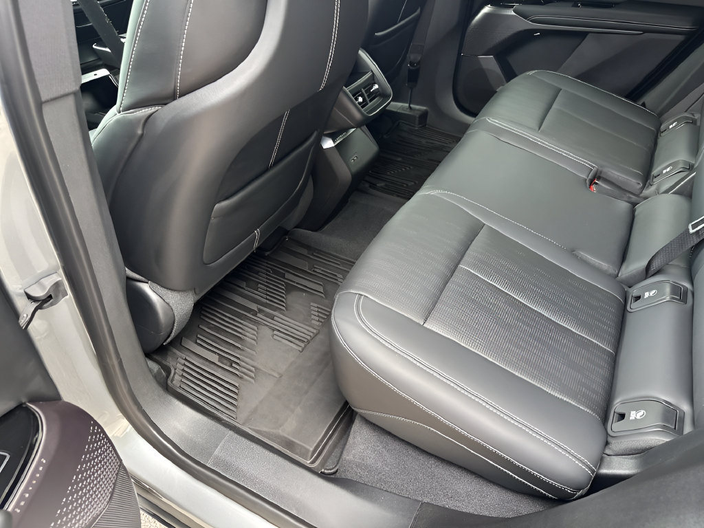 Certified 2024 Cadillac Lyriq Sport RWD image 33
