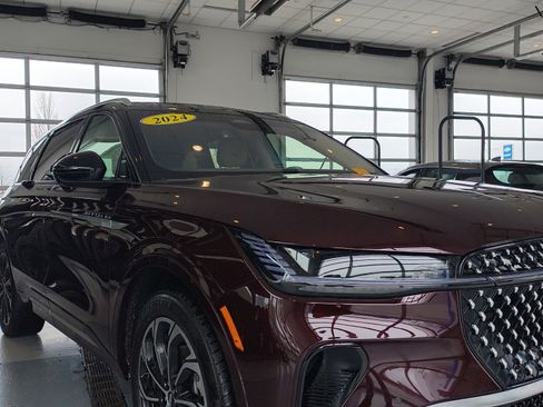 Used 2024 Lincoln Nautilus Reserve w/ Equipment Group 202A image 1