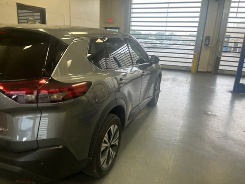 Used 2021 Nissan Rogue SV AWD/4WD image 9