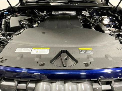 Used 2025 Audi Q5 Premium w/ Convenience Package image 9