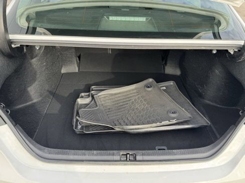 Certified 2018 Toyota Camry LE image 39