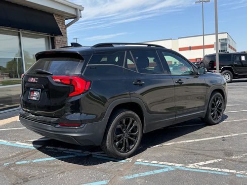 Used 2020 GMC Terrain SLE w/ Driver Convenience Package FWD image 3