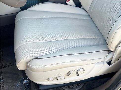 Used 2022 Genesis GV80 2.5T w/ Prestige Package 05 image 21