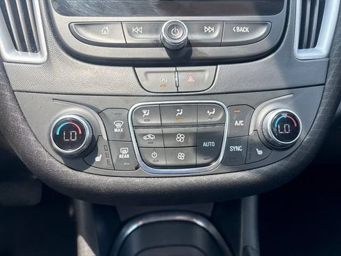 Used 2025 Chevrolet Malibu LT FWD image 19