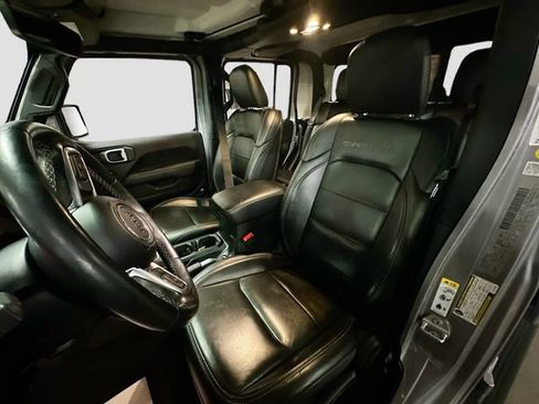Used 2020 Jeep Gladiator Overland image 22