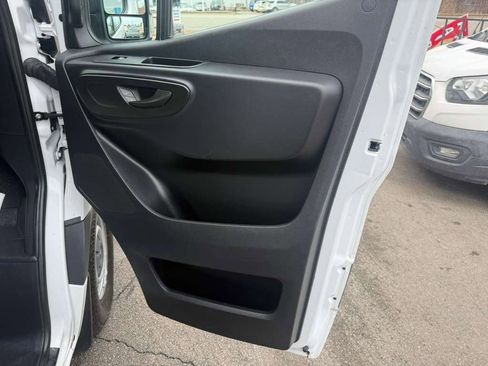 Used 2025 Mercedes-Benz Sprinter 2500 image 40