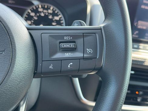 Used 2023 Nissan Rogue S FWD image 19