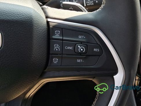 Used 2023 Jeep Grand Cherokee L Laredo AWD/4WD image 24