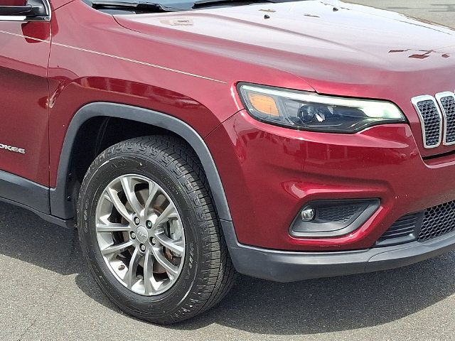 Used 2020 Jeep Cherokee Latitude Plus AWD/4WD image 11