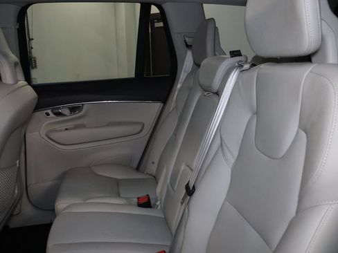 Used 2020 Volvo XC90 T6 Momentum w/ Protection Package Premier AWD/4WD image 17