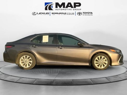 Used 2024 Toyota Camry LE image 6