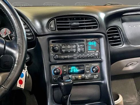 Used 2003 Chevrolet Corvette Convertible w/ Preferred Equipment Group1 RWD image 23
