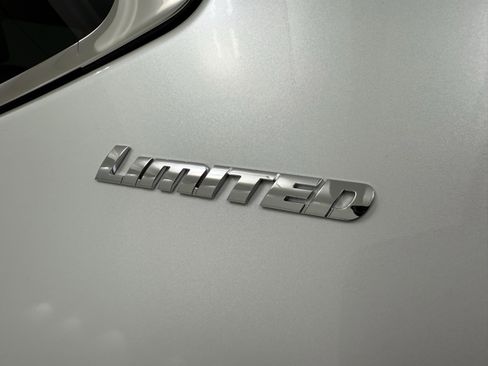 Used 2024 Toyota Tundra Limited w/ Power Package image 22