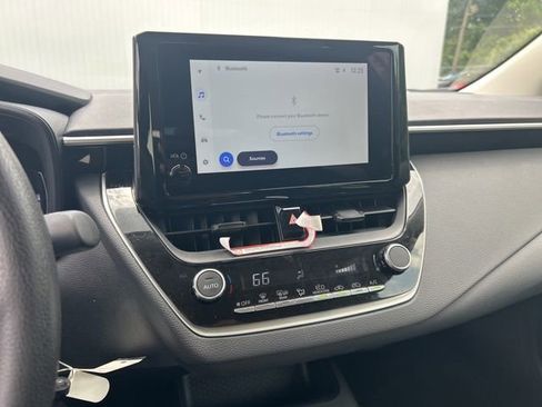 Used 2026 Toyota Corolla LE FWD image 27