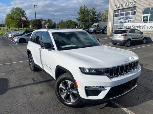 Used 2024 Jeep Grand Cherokee Limited 4xe AWD/4WD image 16