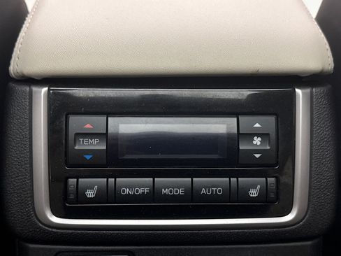 Used 2022 Subaru Ascent Limited w/ Technology Package image 21