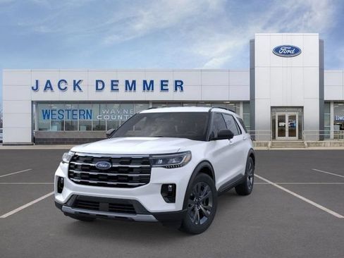 Used 2026 Ford Explorer Active w/ Active Comfort Package AWD/4WD image 2