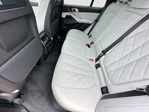 Used 2024 BMW X5 sDrive40i w/ Premium Package image 26