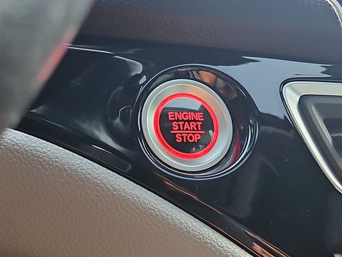 Used 2019 Honda Pilot Touring image 24