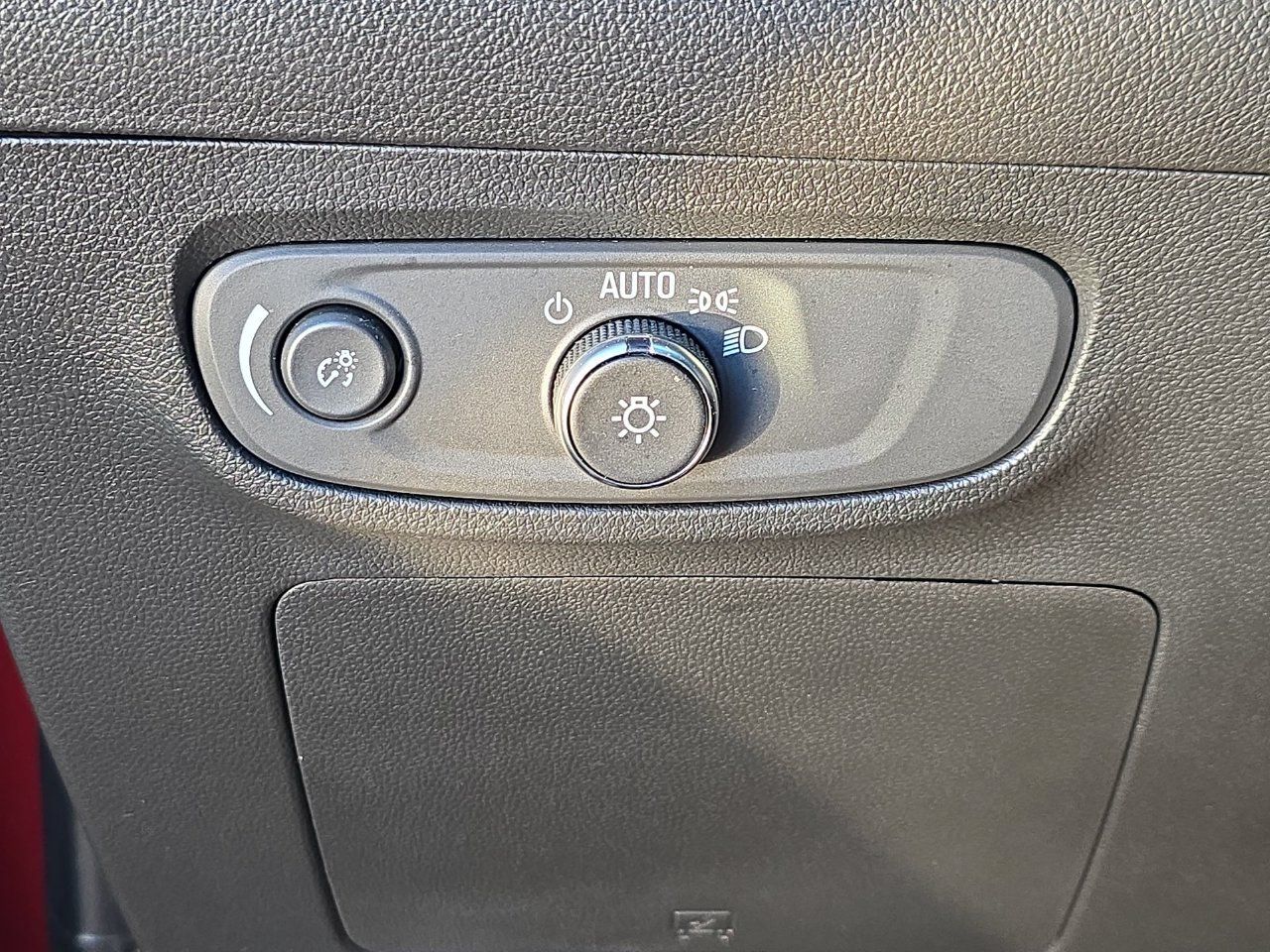 Certified 2024 Buick Encore GX Preferred w/ Comfort Package FWD image 19