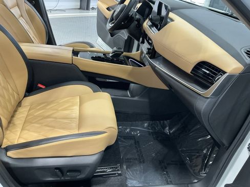 Used 2023 Nissan Rogue Platinum w/ Platinum Premium Package image 25