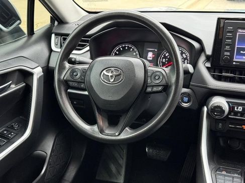 Used 2022 Toyota RAV4 XLE AWD/4WD image 14