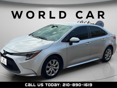 Used 2021 Toyota Corolla LE FWD image 3