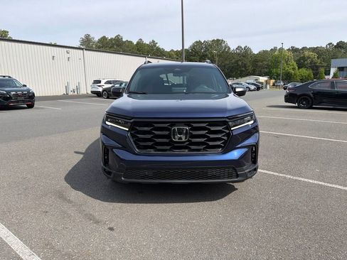 Used 2023 Honda Pilot Sport image 3