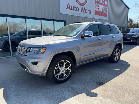 Used 2019 Jeep Grand Cherokee Overland image 42