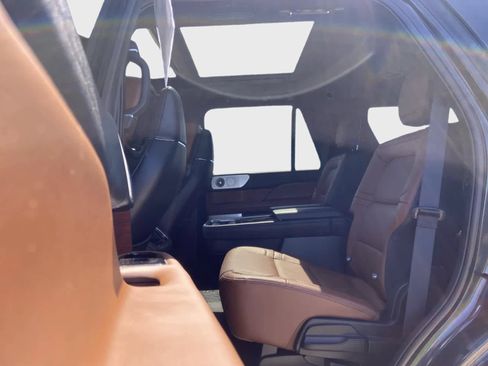 Used 2024 Lincoln Navigator Reserve AWD/4WD image 18