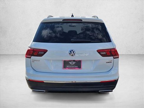 Used 2018 Volkswagen Tiguan SE AWD/4WD image 7