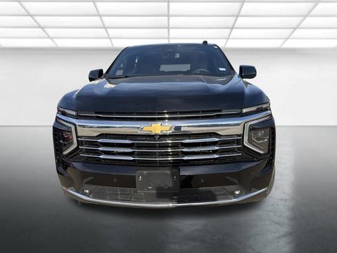 Used 2025 Chevrolet Suburban LT w/ Comfort Package RWD image 6