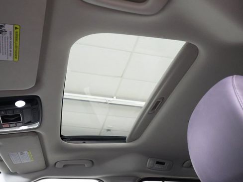 Used 2024 Kia Carnival SX Prestige FWD image 24