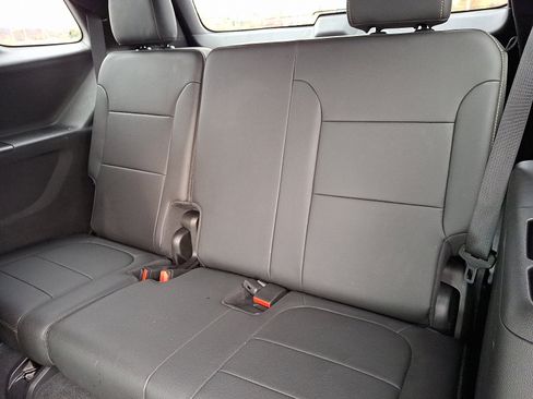 Certified 2023 Chevrolet Traverse LT image 11