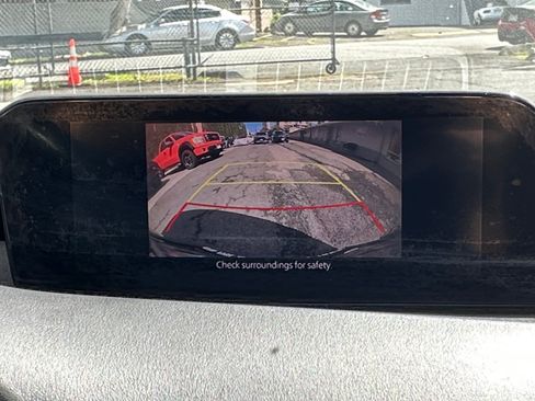Used 2019 MAZDA MAZDA3 Hatchback FWD image 11